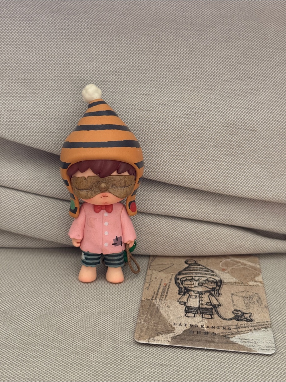 POP MART Hirono Echo Series - Figure “Daydreaming”